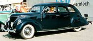 Lincoln-Zephyr V-12 čtyřdveřový sedan 1936