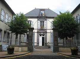 The town hall in Saint-Saturnin