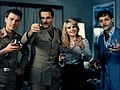 Michele Placido, Franco Nero, Miou-Miou a Patrick Dewaere, počas natáčania La Marche triumphale v roku 1975.