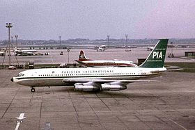 Un Boeing 720 de Pakistan International Airlines, semblable à celui impliqué dans l'accident.