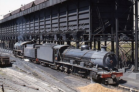 NBL-geboude klas 12R no. 1509 met 'n tipe MT-tender, Germiston, 7 April 1979