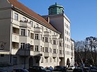 Semperstraße mit dem Atelierturm der Anlage Ceciliengärten