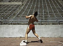 http://upload.wikimedia.org/wikipedia/commons/thumb/d/d2/Shotput.jpg/220px-Shotput.jpg