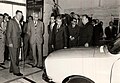 1977: Husák na exkurzi v rumunské automobilce Dacia.