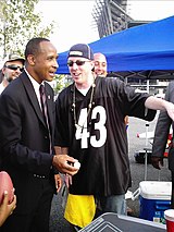 Swann with Steelers fans before a game in 2006 Swann In Philly 08.25.2006.jpg