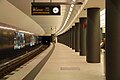 Bahnhof Berlin Brandenburger Tor (2009), anstelle von Bundestag (optische Wirkung des Bildes ist besser - hier geht's tatsächlich mal um die Ästhetik), commons:U-Bahnhof Brandenburger Tor (Berlin)