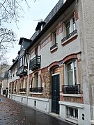 Maisons de style régionaliste aux no 31-31 bis.