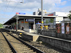 Affoltern - Migrolino - Bahnhof 2012-05-13 17-59-52 (P7000).JPG