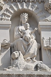 La Vierge à l’Enfant avec un lion (1891-1895), basilique Notre-Dame de Fourvière, fronton de la façade principale.