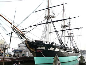 Ameriški slup USS Constellation leta 2012