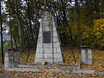 Dolní Temenice - pomník obětí fašismu pod Bratrušovskou střelnicí (1).jpg