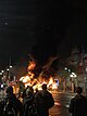 Incendie d’un bus à Dublin pendant les émeutes.