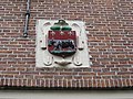 Gevelsteen met wapen van Edam, Hoogstraat 14, Edam