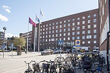 Karolinska Solna, huvudentré 01.jpg