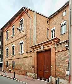 no 8 : façade sur rue de l'hôtel Lamothe-Trilhe.