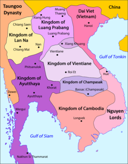 川壙王國的位置 其位於鑾佛邦王國東南方，永珍王國東北方與大越西方，1750年中南半島諸政權圖