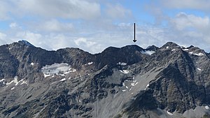 Blick vom Rotenmanntörl auf den Lenksteinkamm, markiert die Muklaspitze, links Außen der Lenkstein