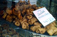 Pestiños de miel, a honey-coated sweet fritter