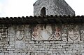 particolare della facciata, al di sopra dell'arco, di Porta Solestà recante lo stemma della città
