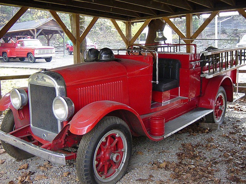 798px-REO_Speedwagon_Fire_Truck.jpg