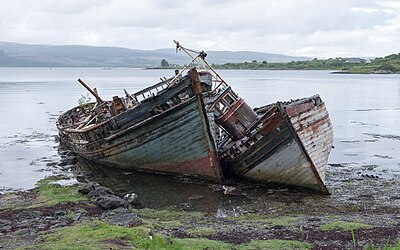 Perahu terbengkalai di Isle of Mull, Skotlandia