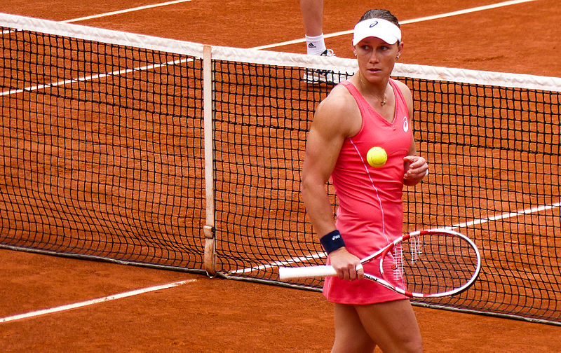 800px-Samantha_Stosur_-_Roland_Garros_2013_-_004.jpg