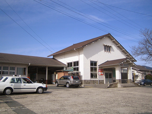 640px-Shinshiro_Station.jpg