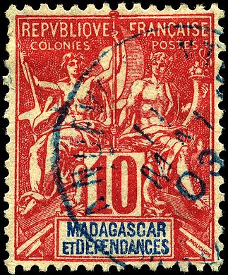 1900: надпись «Madagascar et dependances» («Мадагаскар и зависимые территории»), тип «Мореплавание и торговля»[англ.]