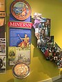 Государственные символы музея Калифорнии Minerva Exhibit.jpg