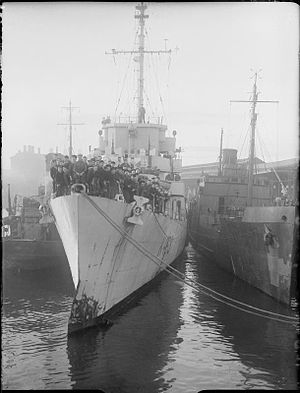 The Royal Navy during the Second World War A27205.jpg