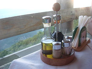 Vinegar & Olive Oil for Salad Dressing