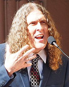 "Weird Al" Yankovic at the Lin-Manuel Miranda Hollywood Walk of Fame ceremony (45212532085) (cropped).jpg