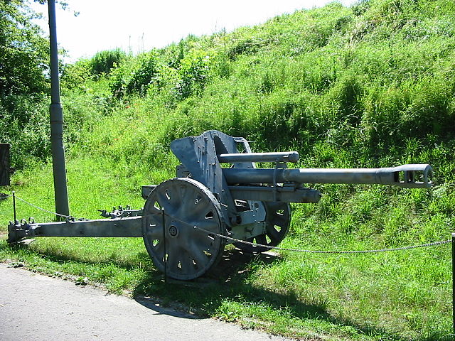 105 mm howitzer.MPTW.JPG
