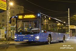 922-es busz a Széll Kálmán téren