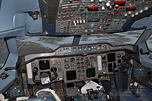 Photographie des instruments de bord d'un avion.