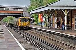 Busy platform, Bromborough Railway Station (geograph 2986479).jpg