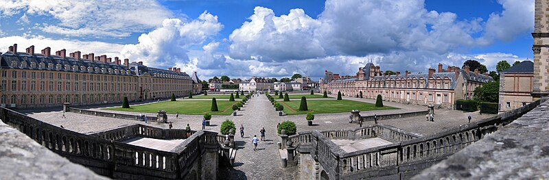 File:Chateau Fontainebleau -001.jpg