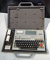 爱普生公司于1981年发布的世界上第一台真正的笔记本电脑，爱普生HX-20