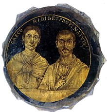 3rd-century quality portrait of a couple Gold-glass portrait of husband and wife (Biblioteca Apostolica Vaticana, Museo Sacro, Inv. no. 743).jpg