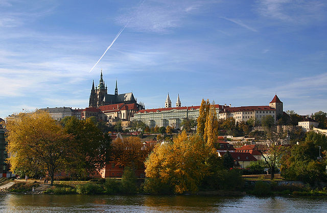 640px-Hradschin_Prag.jpg