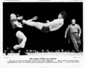 Joe Savoldi wykonujący dropkick podczas jednej z walk w Madison Square Garden w lipcu 1934 roku.