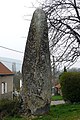 Le « menhir de Charmeau » à Broye