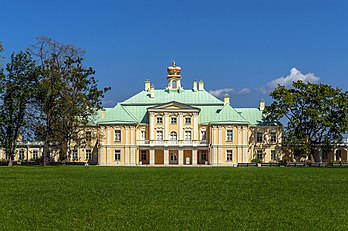 Palácio Menshikov em Oranienbaum, próximo a São Petersburgo, Rússia. (definição 3 700 × 2 451)