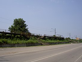 Вид на платформу со стороны Сухумского шоссе (2008)