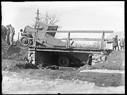 Nehoda v Rožmitále – Na Hořejších Drahách vezlo auto náklad cihel, dřevěný mostek tuto váhu neunesl (1934)