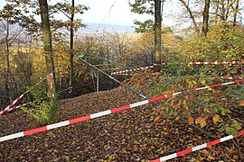 Gerüst zur Demonstration, wo der Steg gebaut werden sollte