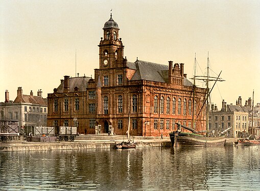 Great Yarmouth Town Hall by Detroit Publishing Co., restored by Adam Cuerden