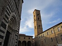 Une tour de la ville de Volterra.