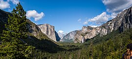 Долина Йосемити от Tunnel View.jpg