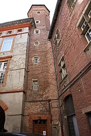 no 18 : tour du XIVe siècle de l'hôtel des Ysalguier.